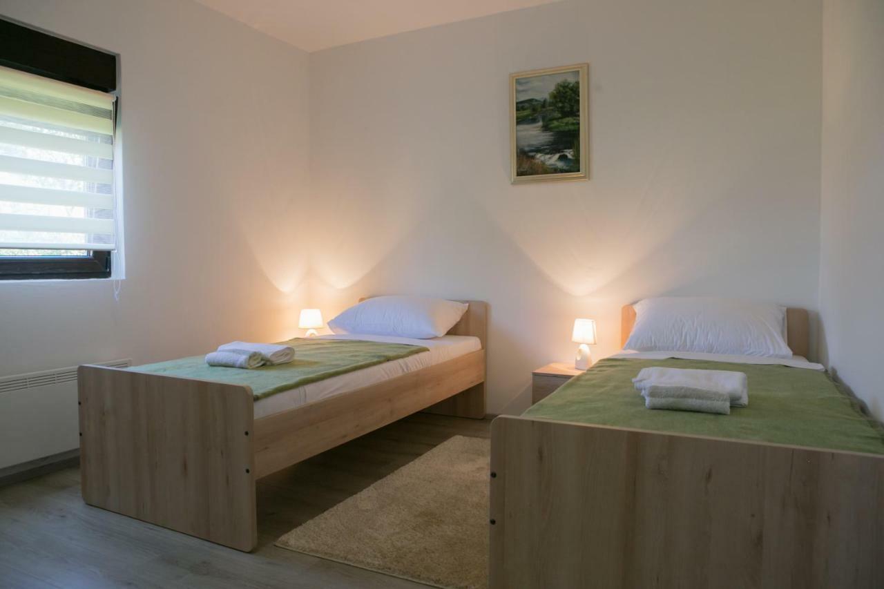 Apartman Lori Otočac Εξωτερικό φωτογραφία