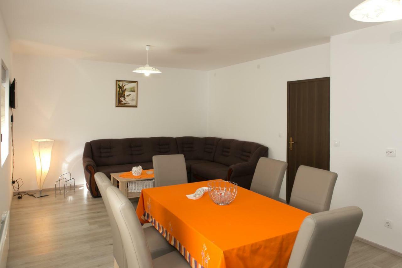 Apartman Lori Otočac Εξωτερικό φωτογραφία