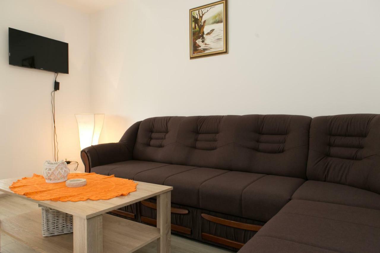 Apartman Lori Otočac Εξωτερικό φωτογραφία