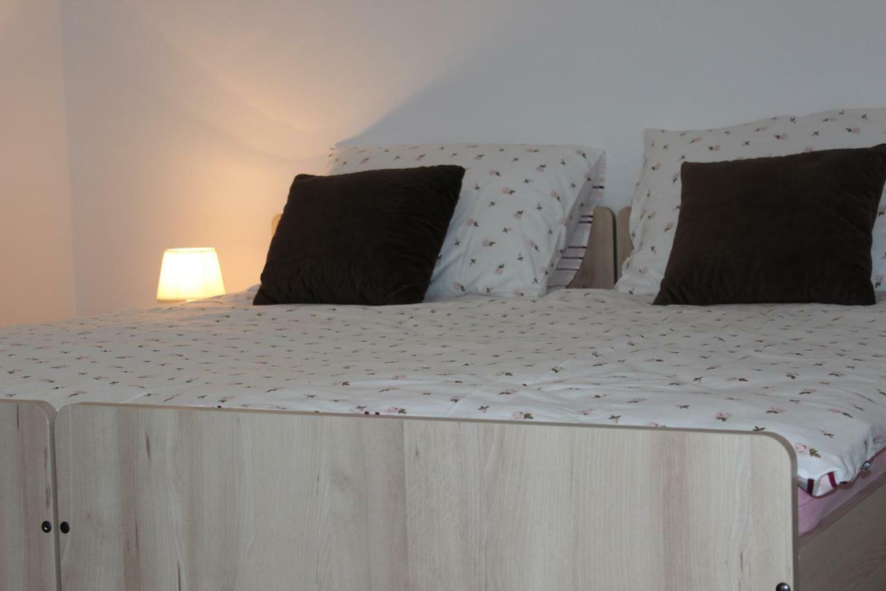 Apartman Lori Otočac Εξωτερικό φωτογραφία